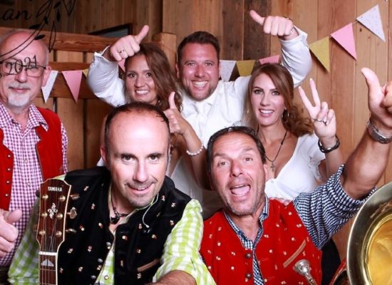 Hochzeitsband mit Brautpaar